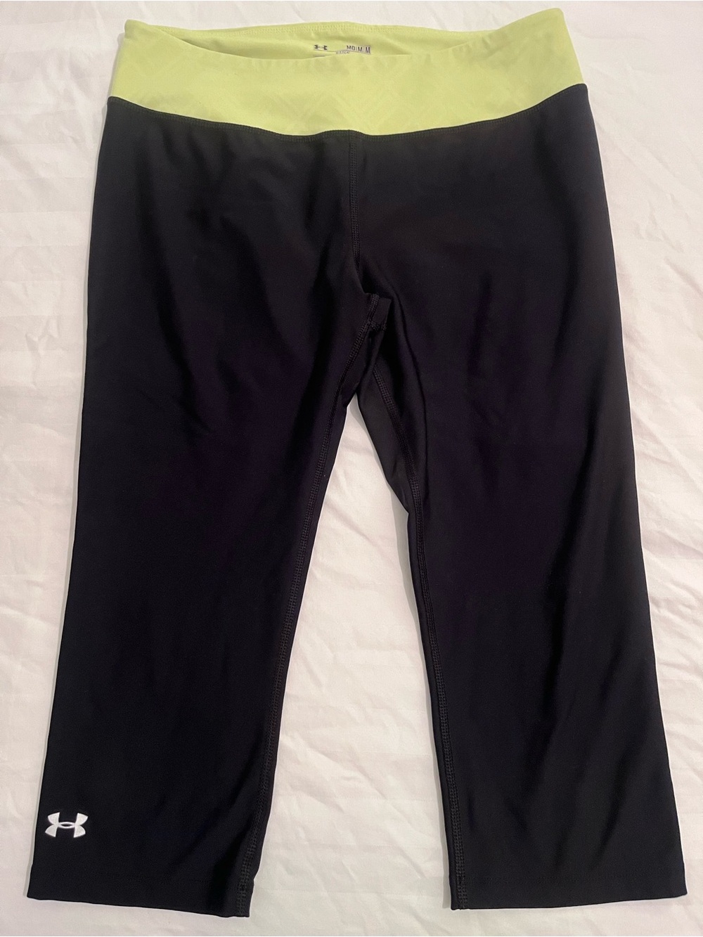 Under Armour Heat Gear Black Capri Leggings with Lime Waistband Size Med